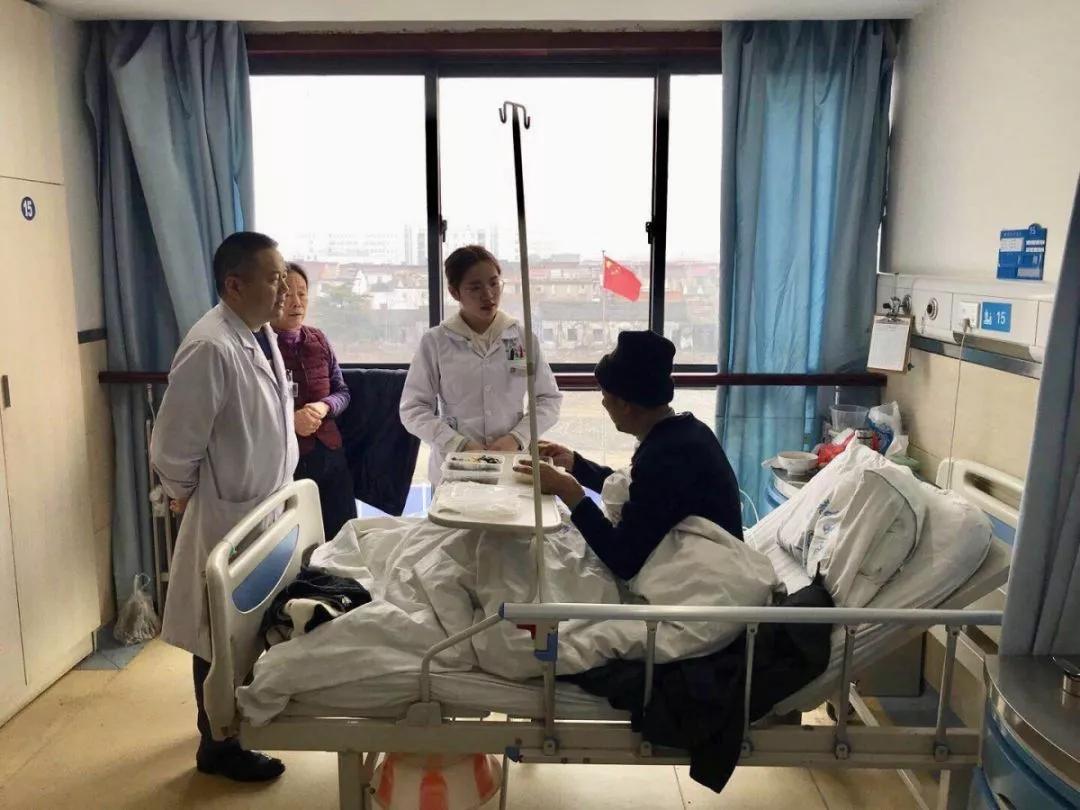 点击放大鼠标滚轮控制大小